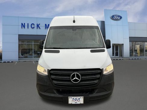 Used 2024 Mercedes-Benz Sprinter 2500 image 2