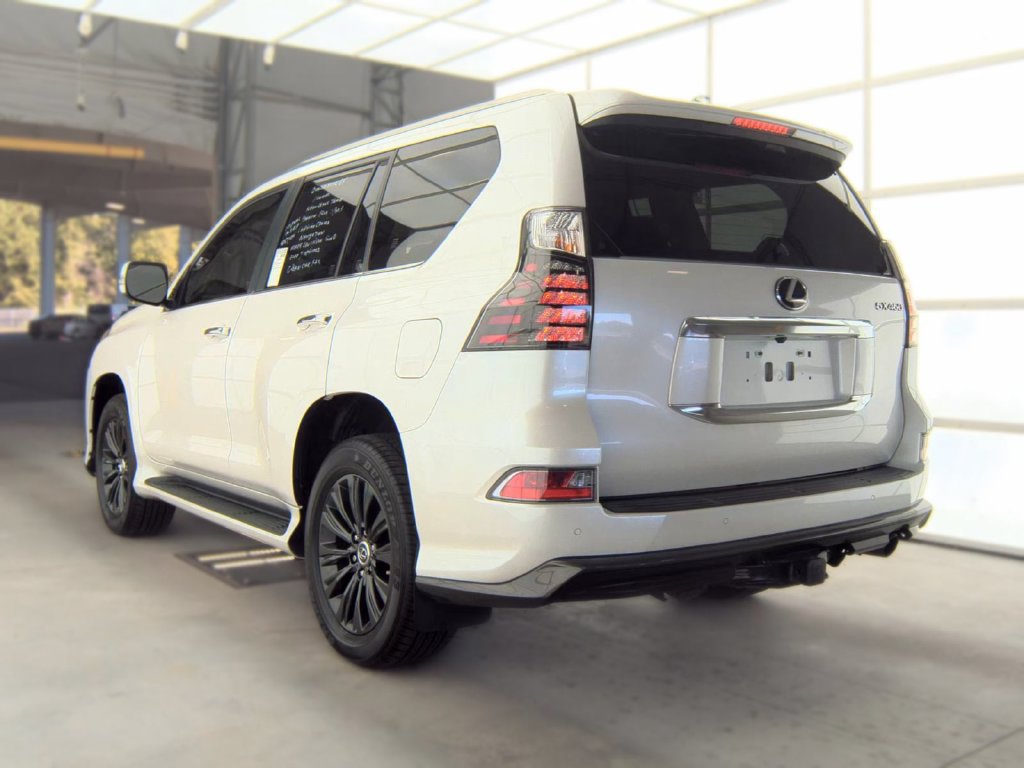 Used 2023 Lexus GX 460 Premium w/ Accessory Package AWD/4WD image 5