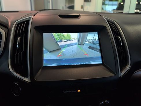 Used 2018 Ford Edge SEL w/ Equipment Group 201A AWD/4WD image 21
