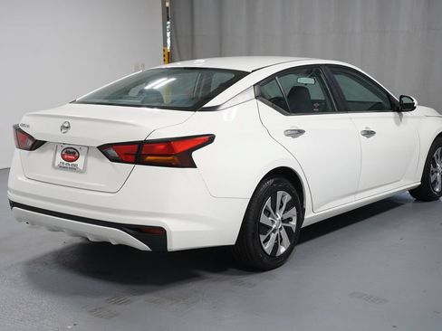 Used 2020 Nissan Altima 2.5 S FWD image 8