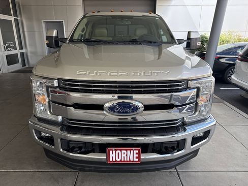 Used 2018 Ford F250 Lariat w/ Lariat Value Package AWD/4WD image 2