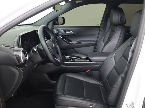 Used 2026 Chevrolet Equinox LT w/ LPO, Floor Liner Package FWD image 12