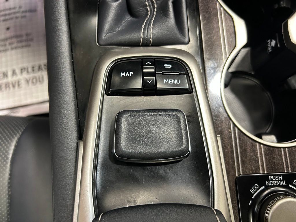 Used 2017 Lexus RX 450h AWD image 16