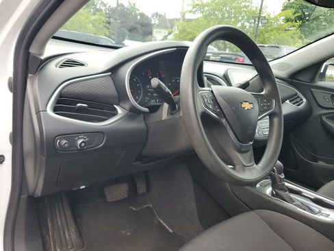 Used 2023 Chevrolet Malibu LT FWD image 17