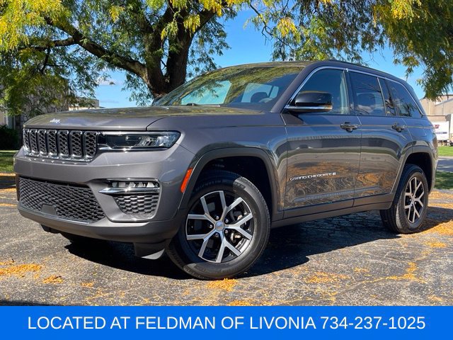 Used 2024 Jeep Grand Cherokee Limited AWD/4WD image 1