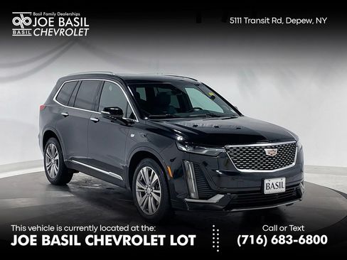 Used 2025 Cadillac XT6 Premium Luxury image 1