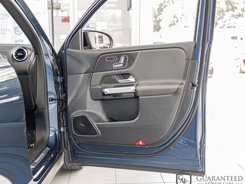 Used 2021 Mercedes-Benz GLB 250 4MATIC image 40