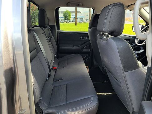 Certified 2024 Nissan Frontier SV w/ SV Convenience Package RWD image 15