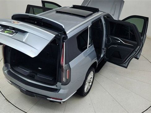 Used 2023 Cadillac Escalade Premium Luxury w/ Performance Package image 94