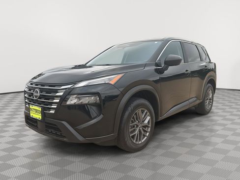 Used 2024 Nissan Rogue S FWD image 4