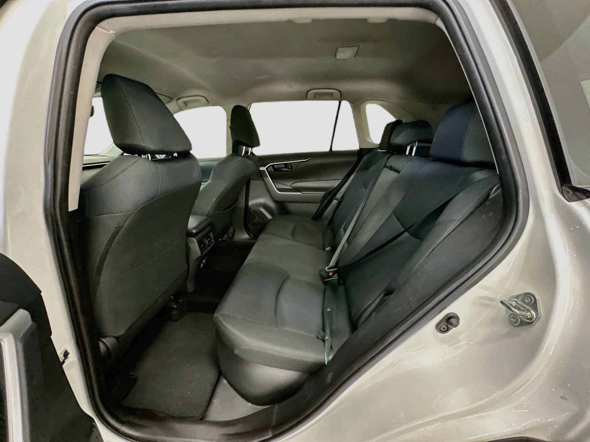 Used 2025 Toyota RAV4 LE AWD/4WD image 29