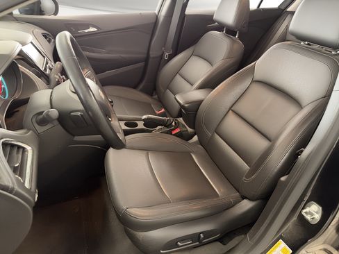 Used 2018 Chevrolet Cruze LT w/ Leather Package FWD image 5