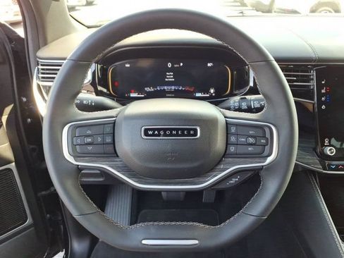 Used 2022 Jeep Wagoneer Series III w/ Premium Group I AWD/4WD image 19
