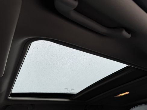 Used 2020 Subaru Forester Limited image 22