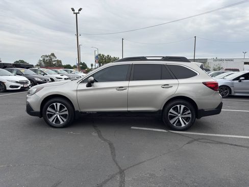Used 2018 Subaru Outback 2.5i Limited AWD/4WD image 6