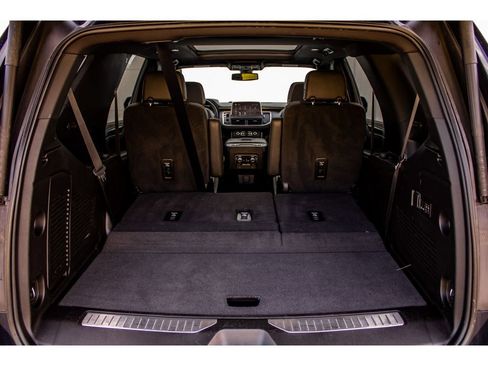 Used 2022 GMC Yukon AT4 w/ Technology Package image 30