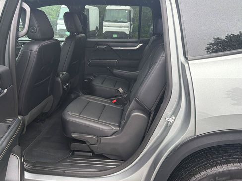 New 2026 GMC Acadia Elevation w/ Elevation Premium Package AWD/4WD image 11