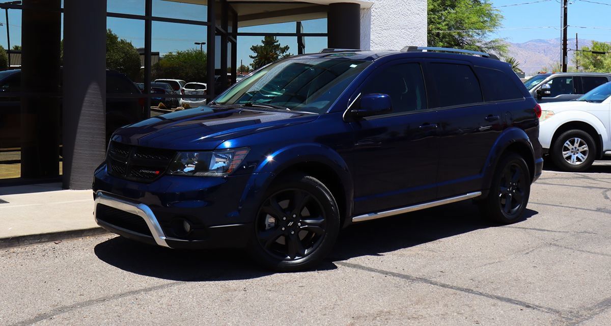 Used 2020 Dodge Journey Crossroad FWD image 2