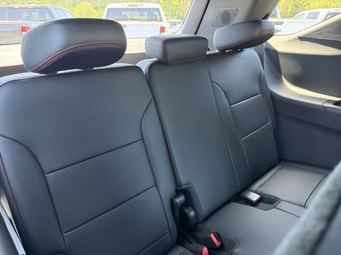 New 2026 Chevrolet Traverse RS w/ LPO, Floor Liner Package FWD image 17