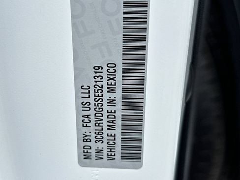 Used 2025 RAM ProMaster 2500 w/ Convenience Group FWD image 28