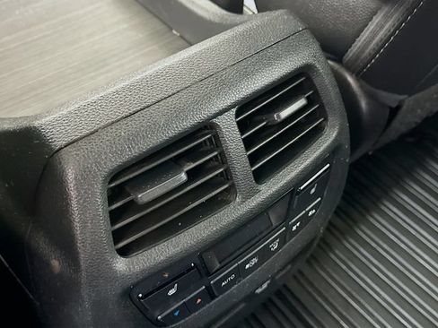Used 2021 Honda Pilot Touring image 32