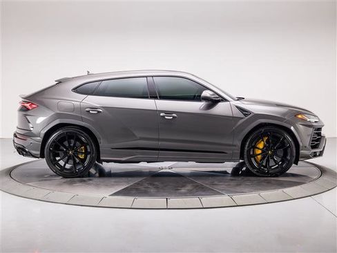 Used 2021 Lamborghini Urus image 6