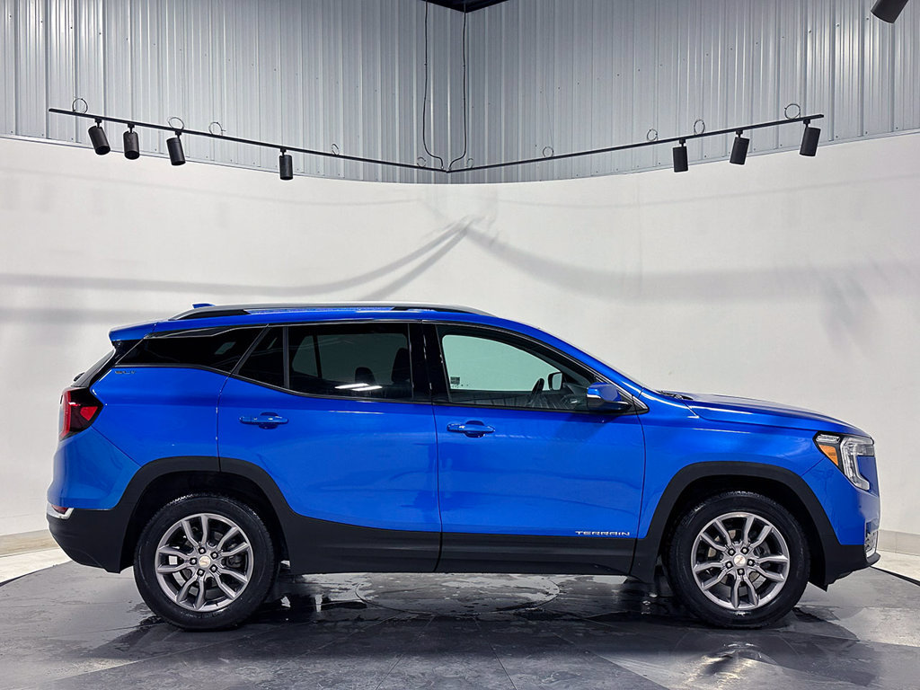 Used 2024 GMC Terrain SLT AWD/4WD image 10