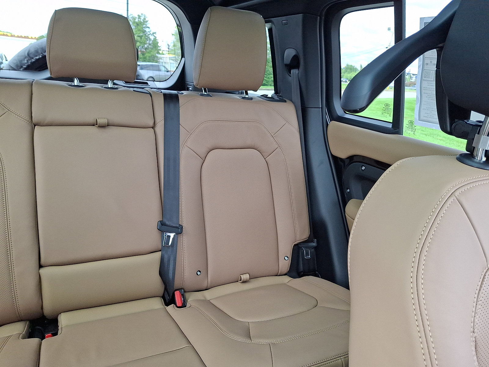 New 2026 Land Rover Defender 110 X-Dynamic SE AWD/4WD image 7