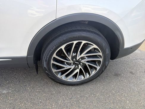 Used 2019 Lincoln Nautilus Reserve AWD/4WD image 22