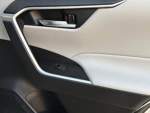 Used 2024 Toyota RAV4 XLE w/ Convenience Package image 25