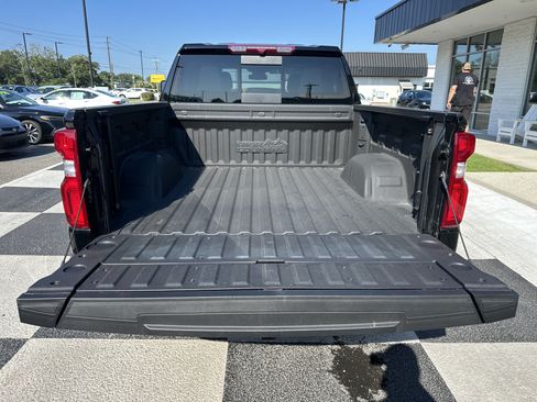 Used 2024 Chevrolet Silverado 1500 High Country w/ High Country Premium Package AWD/4WD image 5
