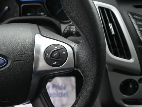 Used 2014 Ford Focus SE w/ Equipment Group 201A FWD image 13