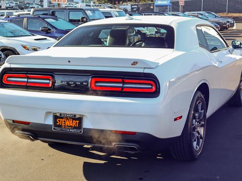 Used 2018 Dodge Challenger GT w/ Driver Convenience Group image 19