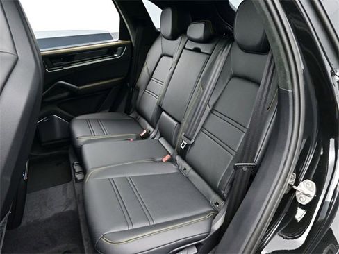 New 2026 Porsche Cayenne Turbo image 18