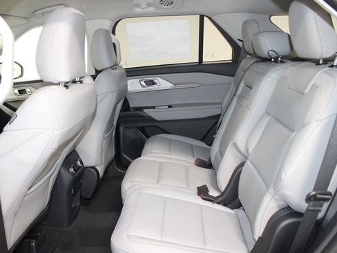 New 2026 Ford Explorer Active image 23