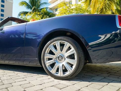 Used 2016 Rolls-Royce Dawn image 17