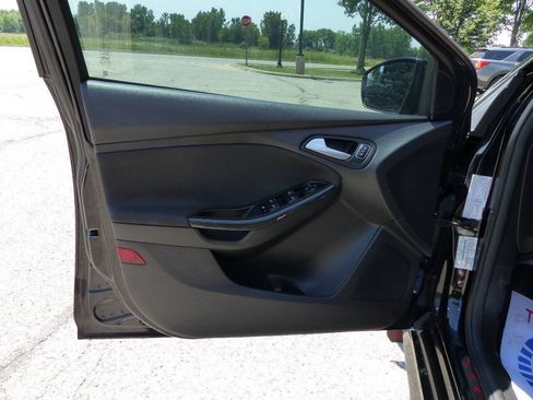 Used 2018 Ford Focus ST FWD image 21