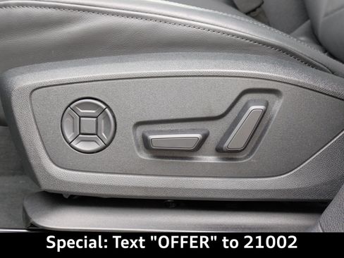 Used 2025 Audi Q3 2.0T Premium w/ Convenience Package image 26