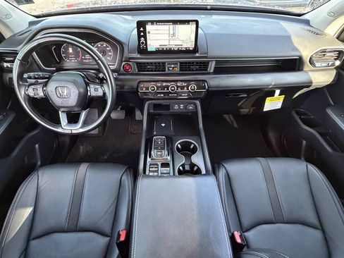 Used 2024 Honda Pilot Touring image 12