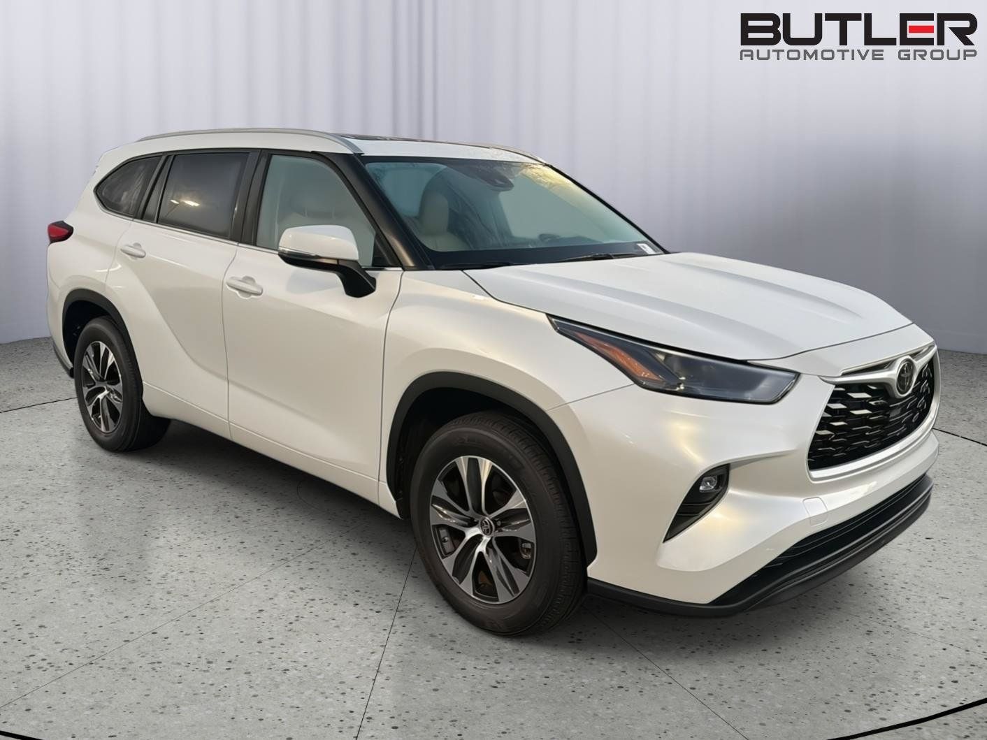 Used 2023 Toyota Highlander XLE FWD image 8