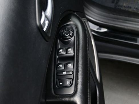 Used 2021 Jeep Compass Latitude FWD image 10