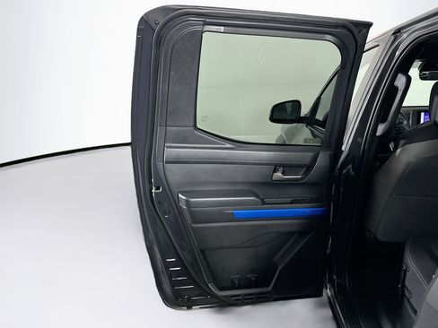 Used 2025 Toyota Tacoma TRD Off-Road image 25