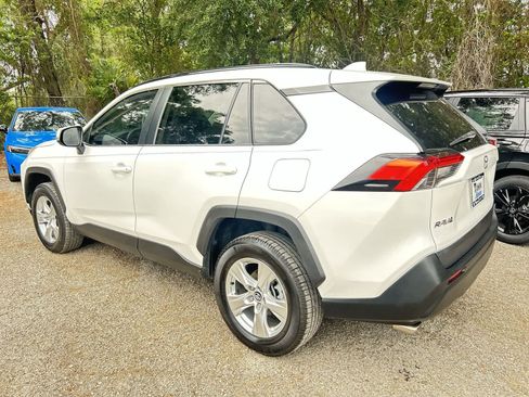 Used 2020 Toyota RAV4 XLE FWD image 6