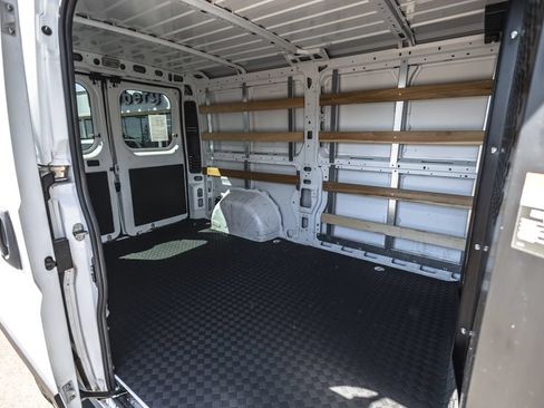Used 2025 RAM ProMaster 2500 w/ U-Haul Equipment Group FWD image 20