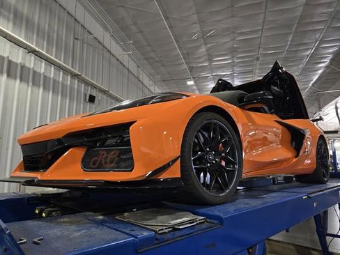 Used 2023 Chevrolet Corvette Z06 image 1