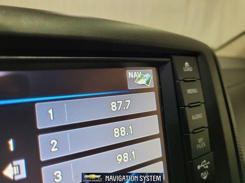 Used 2015 Chrysler Town & Country Touring w/ Driver Convenience Group image 8