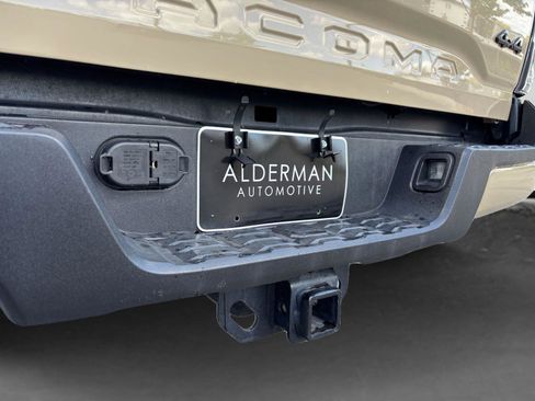 Used 2020 Toyota Tacoma TRD Sport AWD/4WD image 36
