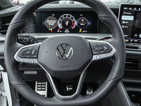 New 2025 Volkswagen Tiguan SE R-Line image 26