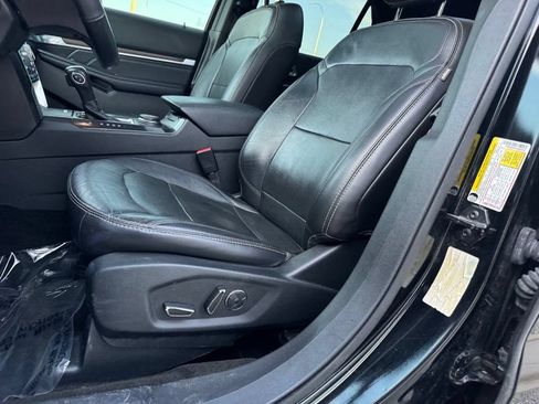 Used 2018 Ford Explorer Limited w/ Equipment Group 301A AWD/4WD image 6