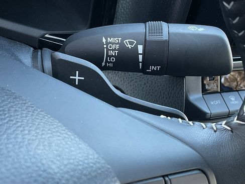 Used 2025 Toyota Camry SE image 25